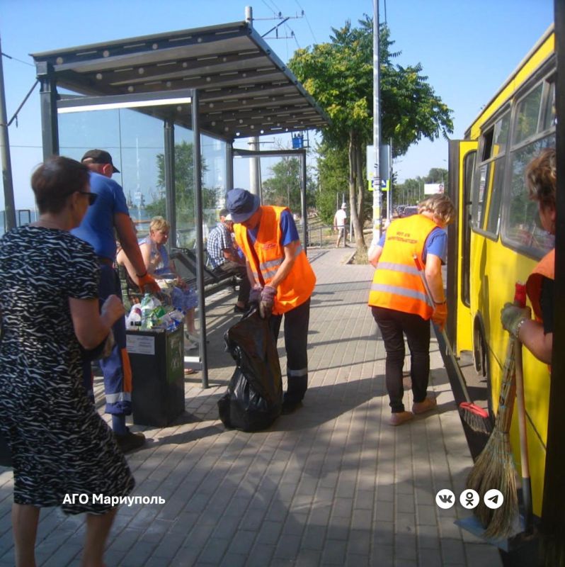 «Мариупольавтодор» ежедневно проводит уборку до 80 остановочных павильонов «Мариупольавтодор» ежедневно проводит уборку до 80 остановочных павильонов