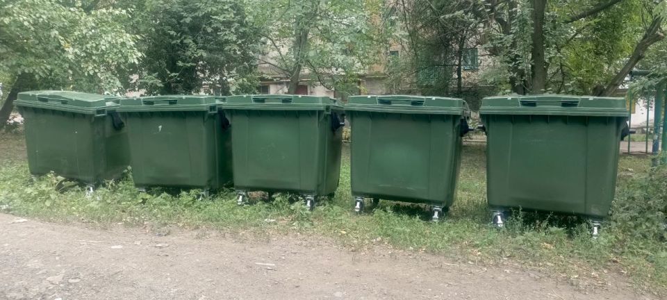 Сергей Ермаков: В Снежном ведется обновление контейнеров ТКО Сергей Ермаков: В Снежном ведется обновление контейнеров ТКО