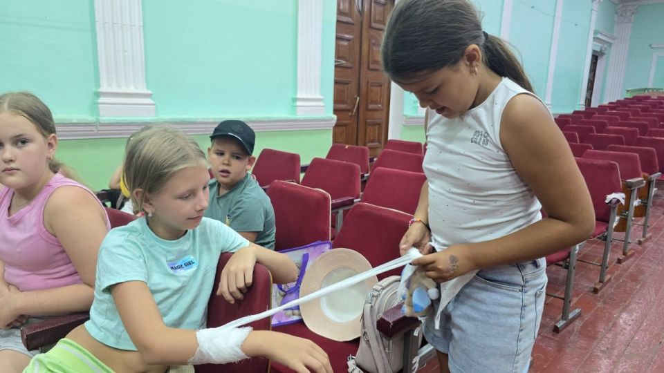 Виктория Жукова: А в «Веселом улье» сегодня "экватор" - середина третьей недели работы досуговой площадки Виктория Жукова: А в «Веселом улье» сегодня "экватор" - середина третьей недели работы досуговой площадки