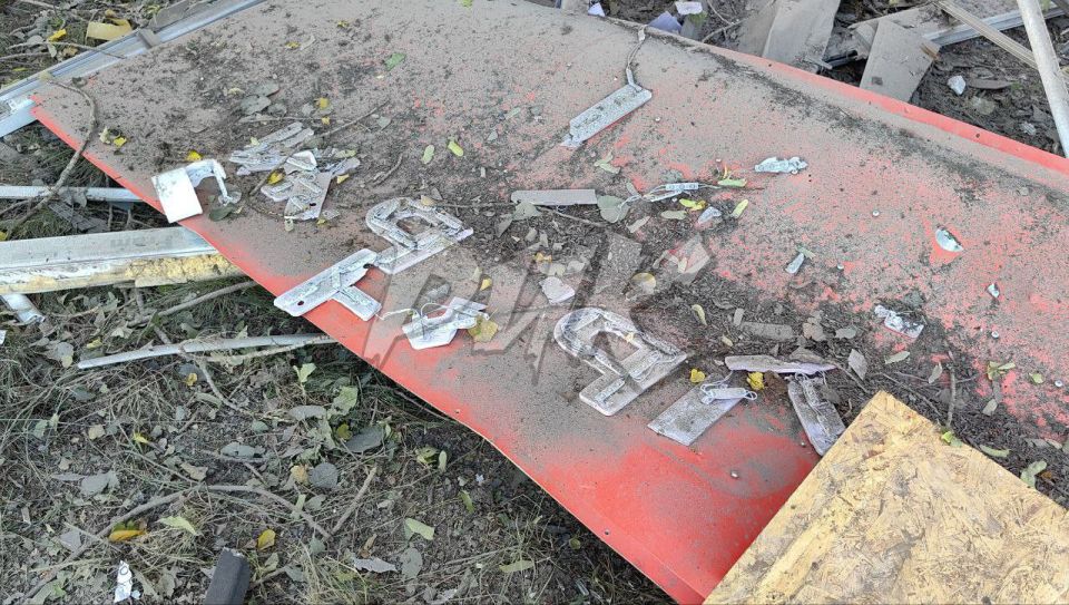 Иван Приходько: Последствия артиллерийского обстрела центра Горловки со стороны украинских нацистов Иван Приходько: Последствия артиллерийского обстрела центра Горловки со стороны украинских нацистов