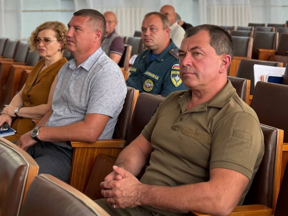 Александр Шатов: Аппаратное совещание в Администрации Шахтерского округа Александр Шатов: Аппаратное совещание в Администрации Шахтерского округа