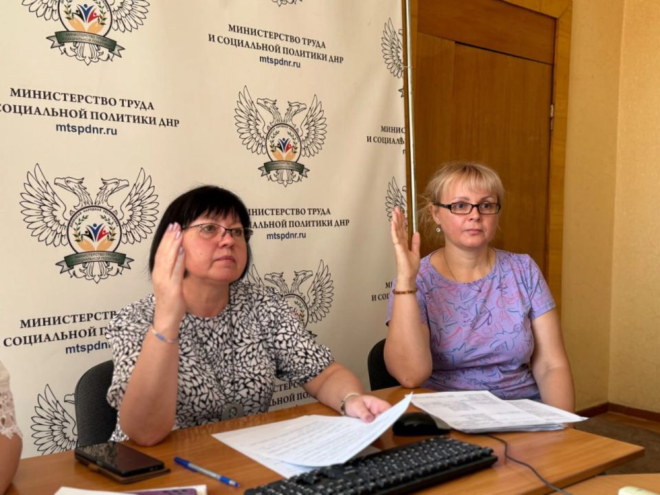 Сегодня провела заседание межведомственной комиссии по вопросам профессиональной ориентации граждан в Донецкой Народной Республике в формате видеоконференцсвязи Сегодня провела заседание межведомственной комиссии по вопросам профессиональной ориентации граждан в Донецкой Народной Республике в формате видеоконференцсвязи