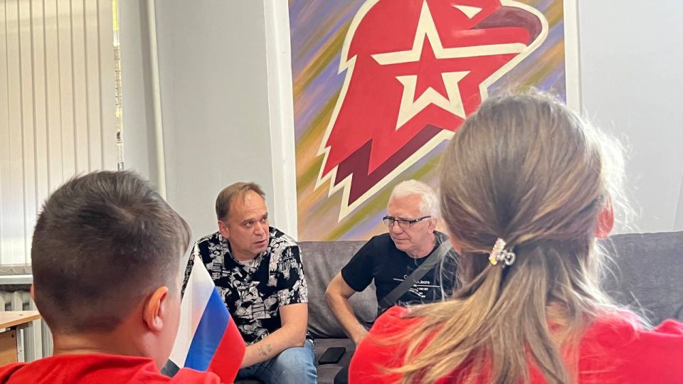 Юнармейцы Кировского пообщались с ветеранами СВО Юнармейцы Кировского пообщались с ветеранами СВО
