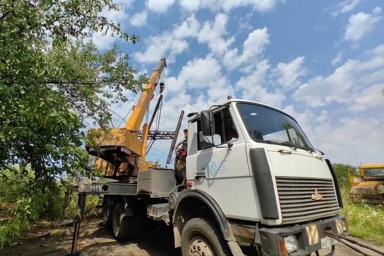 Сорваны кровли, повалены опора и деревья: как Горловка восстанавливается после удара стихии Сорваны кровли, повалены опора и деревья: как Горловка восстанавливается после удара стихии