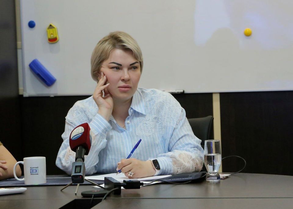 Сегодня в рамках поручения Главы Республики Дениса Пушилина встретилась в конференц-зале ГБУ ДНР "ММКЦ " «Больница интенсивного лечения" г.Мариуполя с представителями общественности нашего города Сегодня в рамках поручения Главы Республики Дениса Пушилина встретилась в конференц-зале ГБУ ДНР "ММКЦ " «Больница интенсивного лечения" г.Мариуполя с представителями общественности нашего города