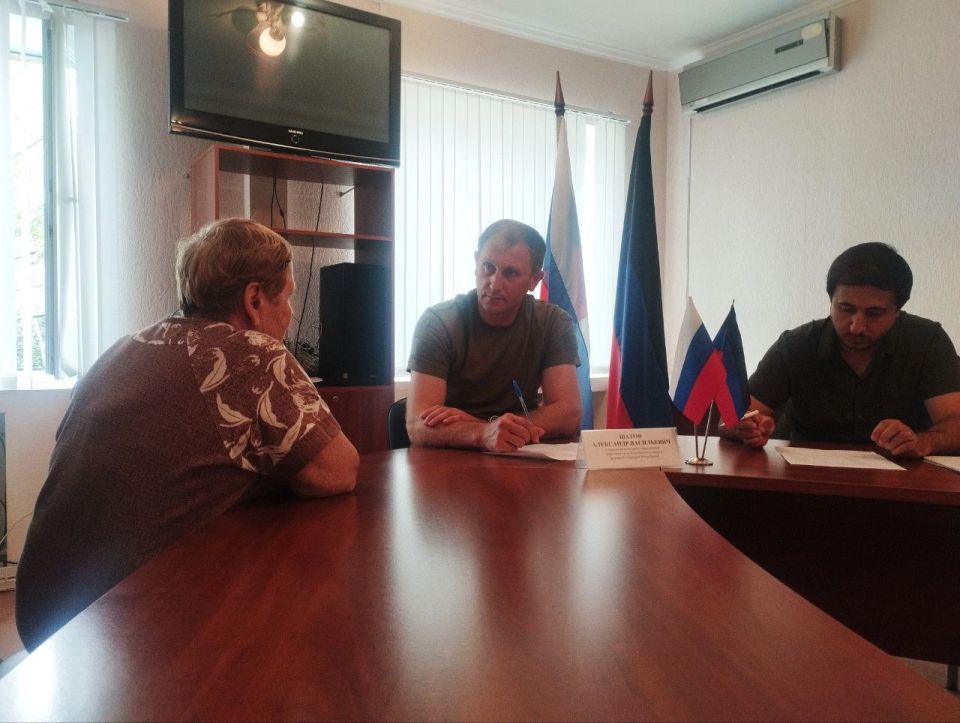 Александр Шатов ответил на вопросы жителей Ждановки Александр Шатов ответил на вопросы жителей Ждановки