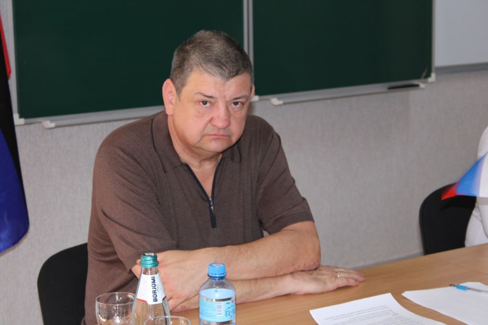 Иван Приходько: Во исполнение поручения Главы Донецкой Народной Республики Дениса Владимировича Пушилина сегодня совместно с депутатом Горловского городского совета Донецкой Народной Республики первого созыва, руководителем... Иван Приходько: Во исполнение поручения Главы Донецкой Народной Республики Дениса Владимировича Пушилина сегодня совместно с депутатом Горловского городского совета Донецкой Народной Республики первого созыва, руководителем...