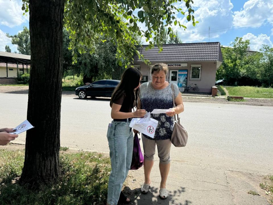Акция «Нет Вандализму». Отдел по делам молодежи и спорта администрации Ясиноватского МО совместно с активистами местного штаба «Движение Первых» провели акцию «Нет Вандализму», направленную на привлечение внимания к проблеме... Акция «Нет Вандализму». Отдел по делам молодежи и спорта администрации Ясиноватского МО совместно с активистами местного штаба «Движение Первых» провели акцию «Нет Вандализму», направленную на привлечение внимания к проблеме...