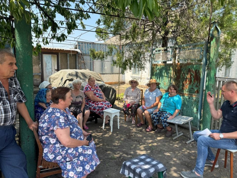 16072025 депутат Волновахского муниципального совета Донецкой Народной Республики первого созыва, член партии "Единая Россия" Мацегора Андрей Викторович провел прием граждан в с. Полковое 16072025 депутат Волновахского муниципального совета Донецкой Народной Республики первого созыва, член партии "Единая Россия" Мацегора Андрей Викторович провел прием граждан в с. Полковое