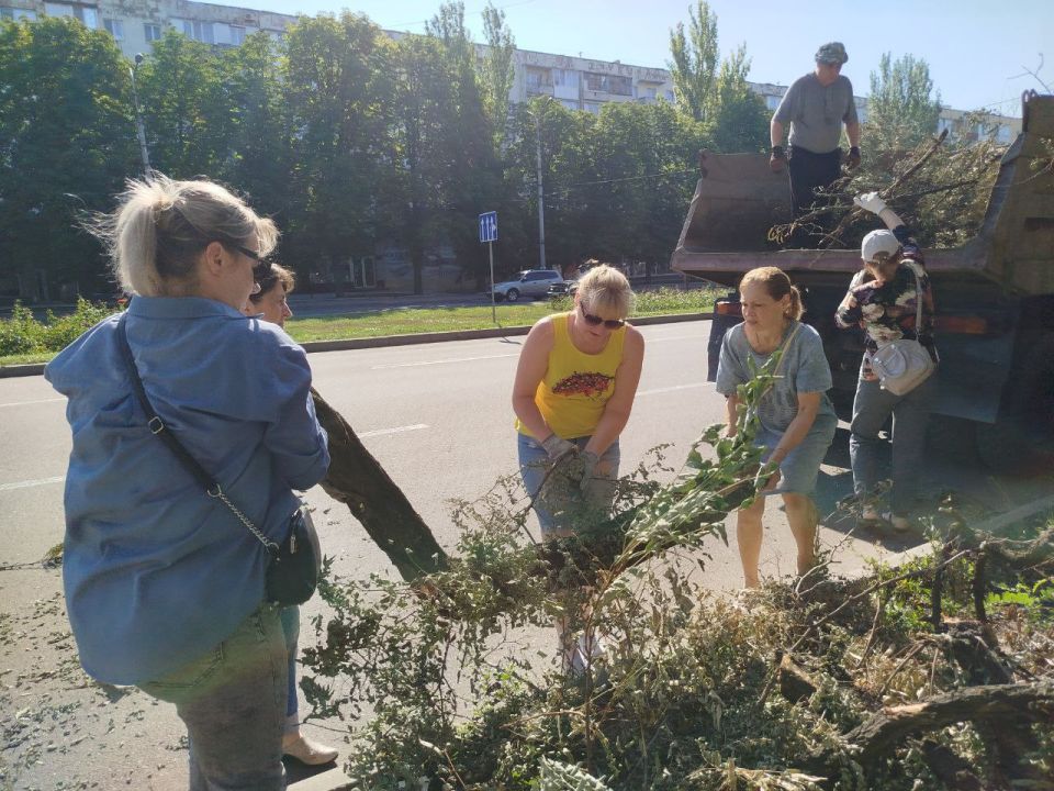 Валентин Левченко: Очень хочу, чтобы Киевский район встретил день города чистым, нарядным и благоустроенным Валентин Левченко: Очень хочу, чтобы Киевский район встретил день города чистым, нарядным и благоустроенным