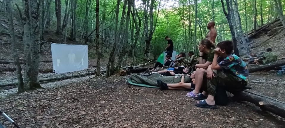 Ждановские юные исследователи покорили Крым! Ждановские юные исследователи покорили Крым!