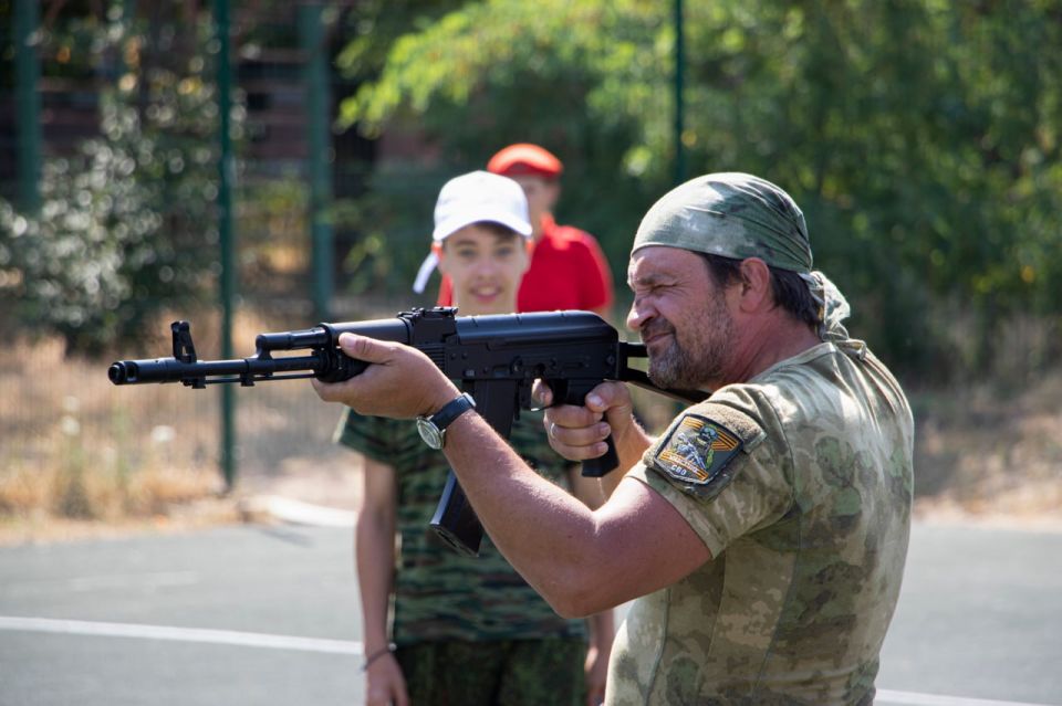 В ДНР прошел отборочный тур Всероссийской военно-патриотической игры «Семейная Зарница» В ДНР прошел отборочный тур Всероссийской военно-патриотической игры «Семейная Зарница»