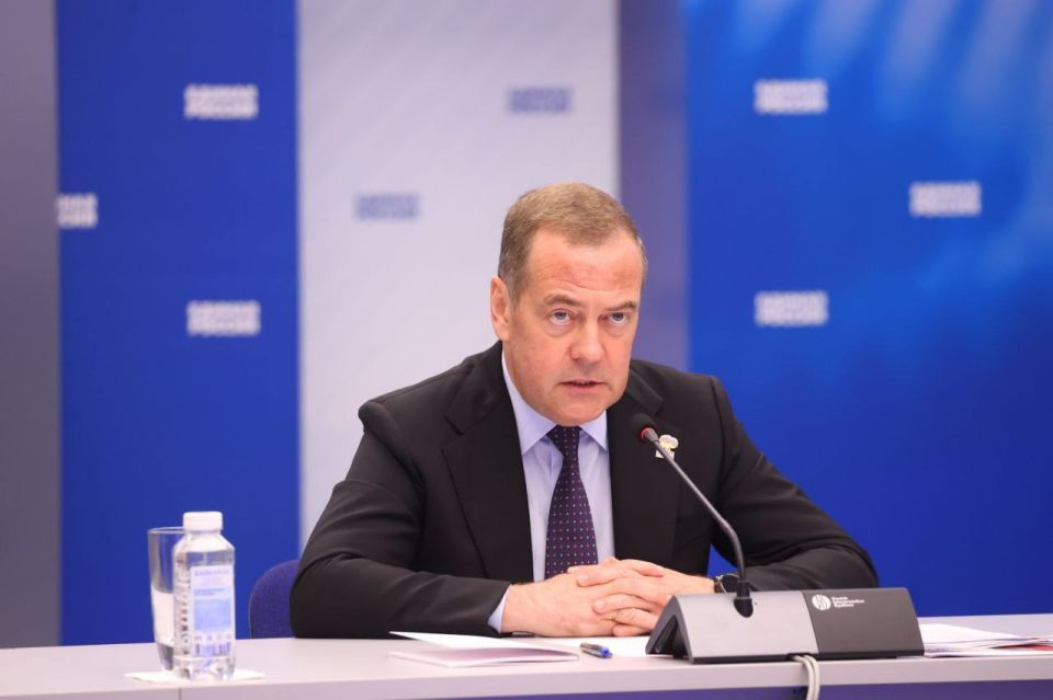 Александр Подгорный: Дмитрий Медведев: Единая Россия готовит ко внесению в Госдуму законопроекты, которые гарантируют бесплатный проезд участников СВО к месту проведения ВВК и обратно Александр Подгорный: Дмитрий Медведев: Единая Россия готовит ко внесению в Госдуму законопроекты, которые гарантируют бесплатный проезд участников СВО к месту проведения ВВК и обратно