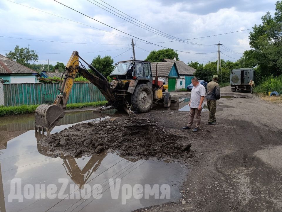 “Работают в режиме пожарной команды”: больше половины порывов воды по обращениям жителей ДНР уже устранено “Работают в режиме пожарной команды”: больше половины порывов воды по обращениям жителей ДНР уже устранено