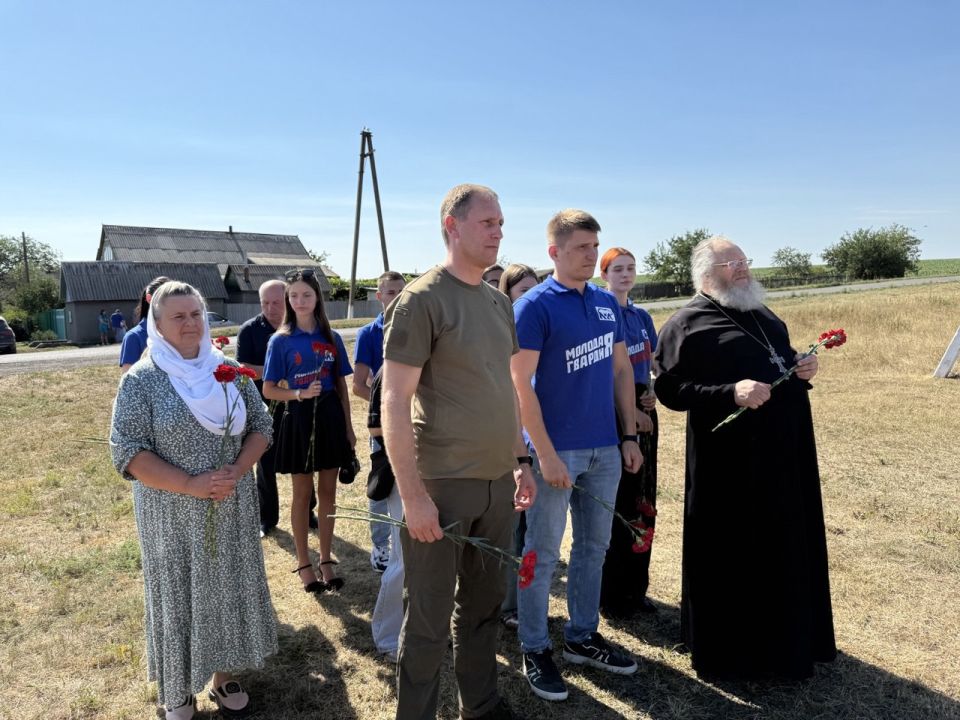 Сегодня в Грабово состоялось памятное мероприятие, посвященное жертвам крушения малайзийского самолета Сегодня в Грабово состоялось памятное мероприятие, посвященное жертвам крушения малайзийского самолета