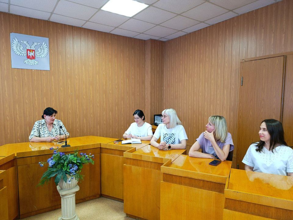 Михаил Меренков: 16 июля 2025 года в Управе Буденновского внутригородского района Администрации городского округа Донецк прошла встреча активной молодёжи района в рамках проведения открытого Конкурса по определению названия... Михаил Меренков: 16 июля 2025 года в Управе Буденновского внутригородского района Администрации городского округа Донецк прошла встреча активной молодёжи района в рамках проведения открытого Конкурса по определению названия...
