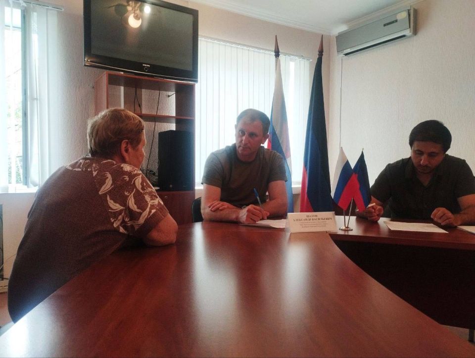 Александр Шатов: Ответил на вопросы жителей Ждановки Александр Шатов: Ответил на вопросы жителей Ждановки