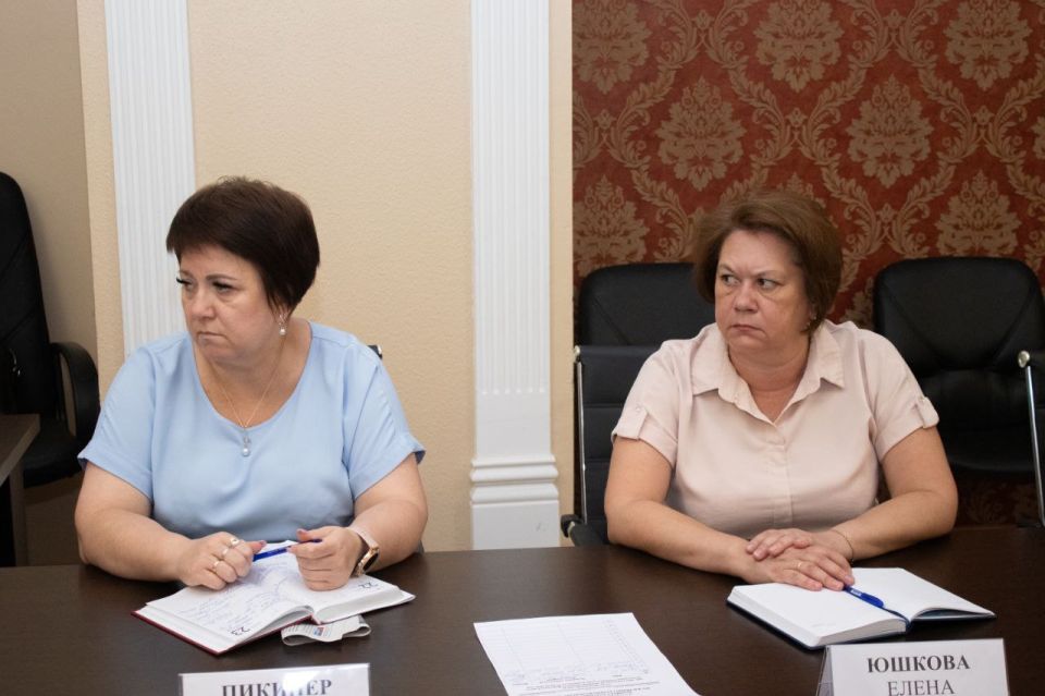 Анна Кондрыкинская: Между приёмами граждан по городам Республики провела расширенное совещания комитета Народного Совета по жилищно-коммунальному хозяйству Анна Кондрыкинская: Между приёмами граждан по городам Республики провела расширенное совещания комитета Народного Совета по жилищно-коммунальному хозяйству