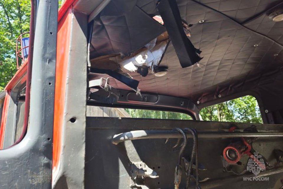 В очередной раз целенаправленно БПЛА ВСУк ударил по сотрудникам МЧС В очередной раз целенаправленно БПЛА ВСУк ударил по сотрудникам МЧС