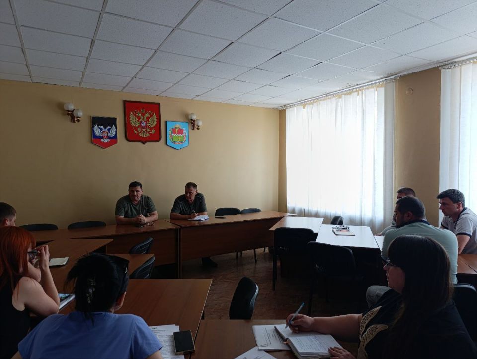 В Администрации Амвросиевского муниципального округа состоялось рабочее совещание с начальниками управлений, посвященное подготовке к предстоящему отопительному зимнему периоду (ОЗП) В Администрации Амвросиевского муниципального округа состоялось рабочее совещание с начальниками управлений, посвященное подготовке к предстоящему отопительному зимнему периоду (ОЗП)