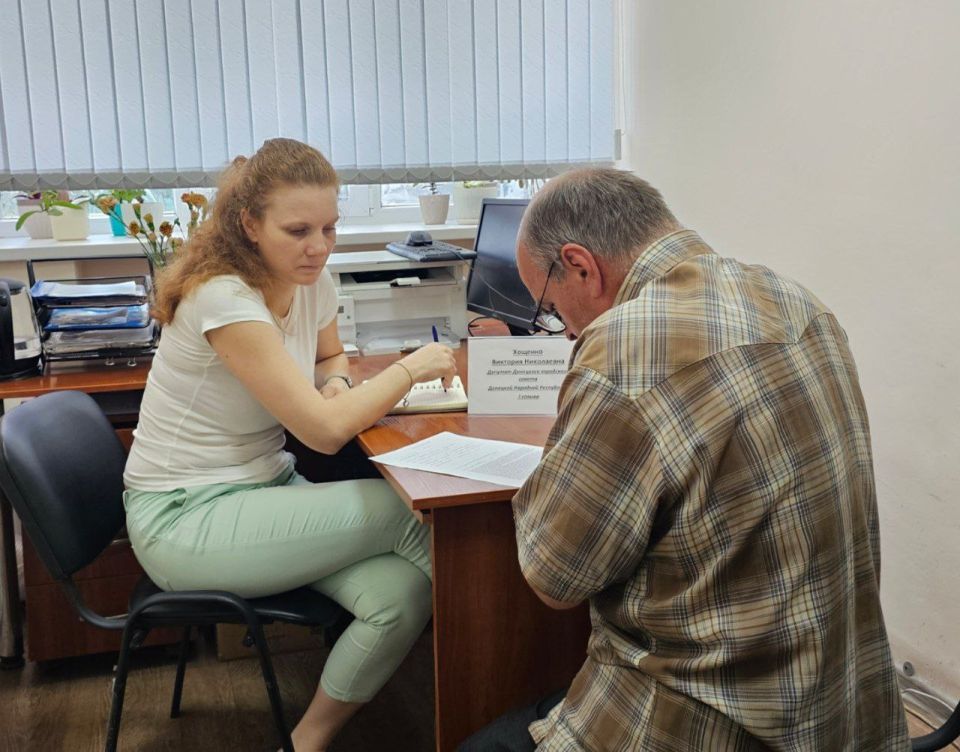 Прием Депутата Донецкого городского совета I созыва Виктории Хощенко Прием Депутата Донецкого городского совета I созыва Виктории Хощенко
