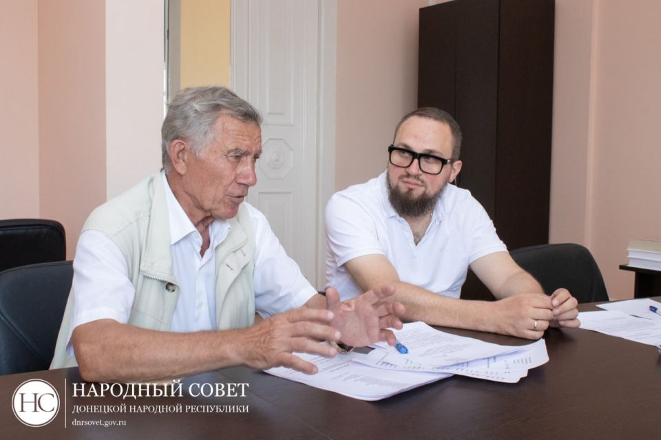 Депутаты составили отзывы на федеральные законопроекты в социальной сфере Депутаты составили отзывы на федеральные законопроекты в социальной сфере