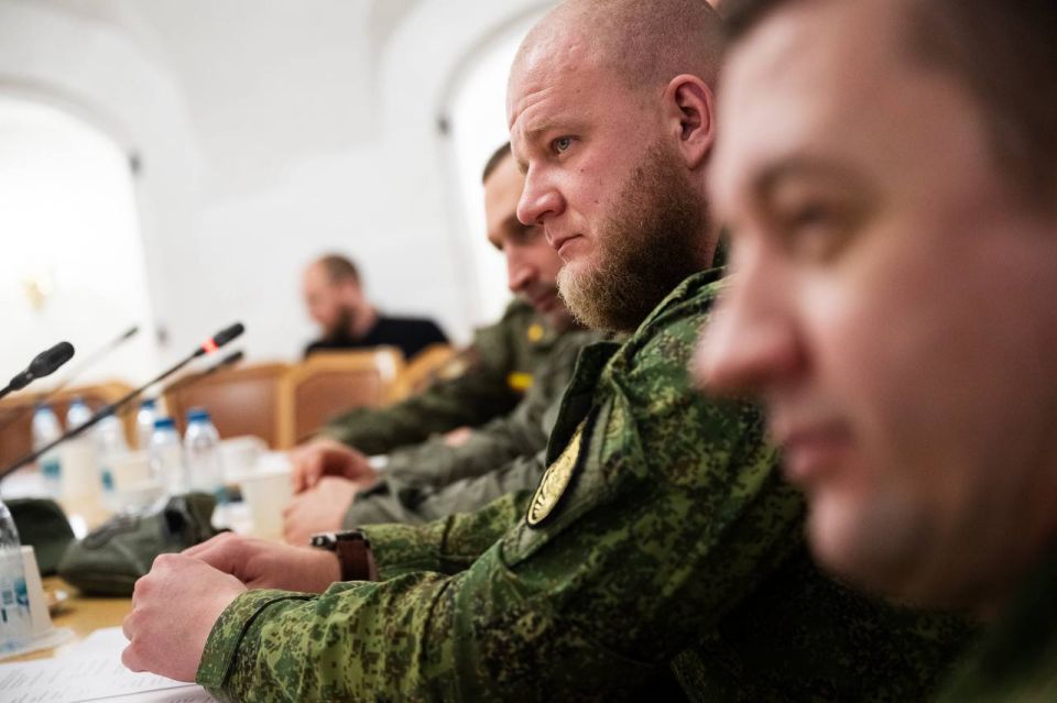 Леонид Слуцкий: Сегодня важный день — провёл встречу с бойцами добровольческой разведывательно-штурмовой бригады им. Святого Благоверного князя Александра Невского Леонид Слуцкий: Сегодня важный день — провёл встречу с бойцами добровольческой разведывательно-штурмовой бригады им. Святого Благоверного князя Александра Невского