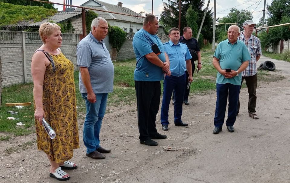 Наталья Бегуненко: Сегодня, 17 июля, организован комиссионный выезд в составе руководителя Управы Петровского внутригородского района Администрации городского округа Донецк Бегуненко Натальи Ивановны, и.о. прокурора... Наталья Бегуненко: Сегодня, 17 июля, организован комиссионный выезд в составе руководителя Управы Петровского внутригородского района Администрации городского округа Донецк Бегуненко Натальи Ивановны, и.о. прокурора...