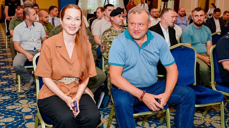 Зампред Общественной палаты ДНР Екатерина Мартьянова выступила на финале конкурса «Донбасс. СВОи Герои» Зампред Общественной палаты ДНР Екатерина Мартьянова выступила на финале конкурса «Донбасс. СВОи Герои»