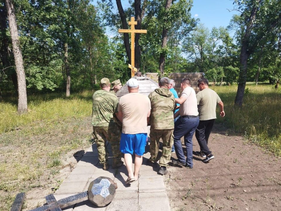 Из Башкортостана в Снежное доставили купол для новой часовни! Из Башкортостана в Снежное доставили купол для новой часовни!