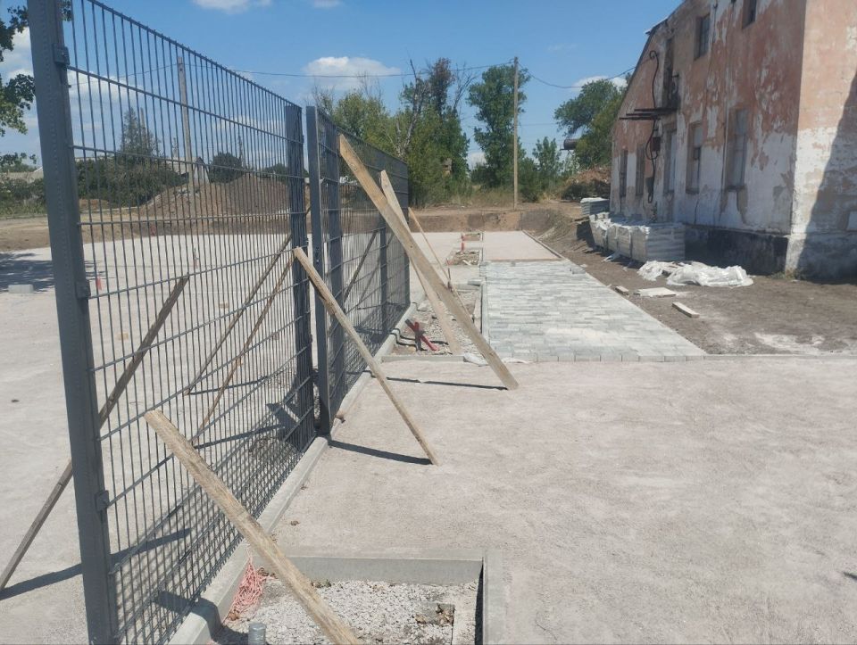 16.07.2025 в рамках Народной программы ВПП«Единая Россия» провёл совместно с и.о. Главы Администрации Тельмановского муниципального округа М.В. Нечаевым мониторинг объекта благоустройства в рамках программы ФКГС на... 16.07.2025 в рамках Народной программы ВПП«Единая Россия» провёл совместно с и.о. Главы Администрации Тельмановского муниципального округа М.В. Нечаевым мониторинг объекта благоустройства в рамках программы ФКГС на...