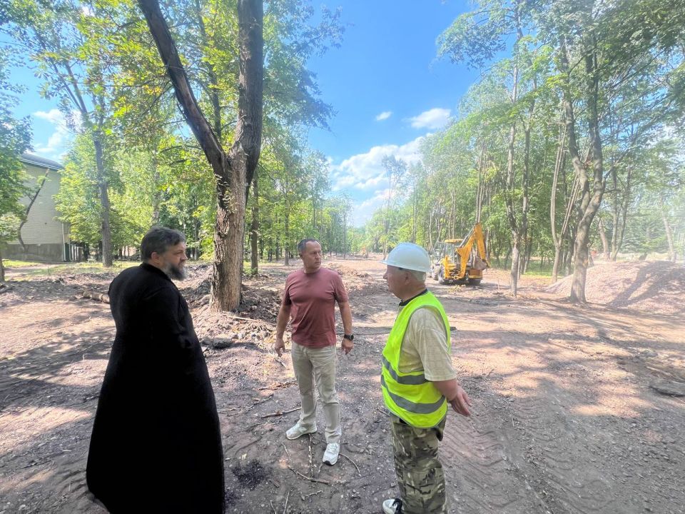 Александр Пеняев: Сегодня провел очередной мониторинг хода работ по реконструкции парка Машиностроителей Александр Пеняев: Сегодня провел очередной мониторинг хода работ по реконструкции парка Машиностроителей
