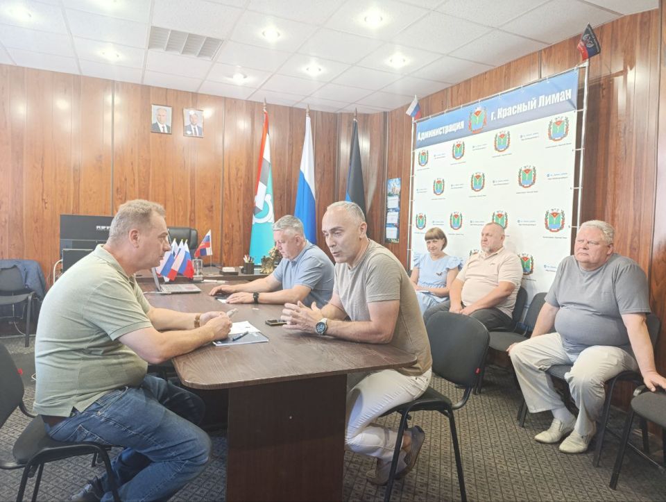 17 июля депутат Краснолиманского муниципального совета Александр Шулепов провел встречу с гражданами Краснолиманщины 17 июля депутат Краснолиманского муниципального совета Александр Шулепов провел встречу с гражданами Краснолиманщины