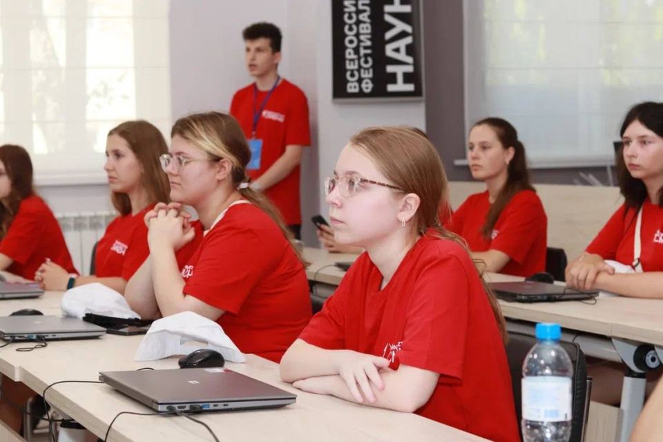. Открытие первой университетской смены . Открытие первой университетской смены