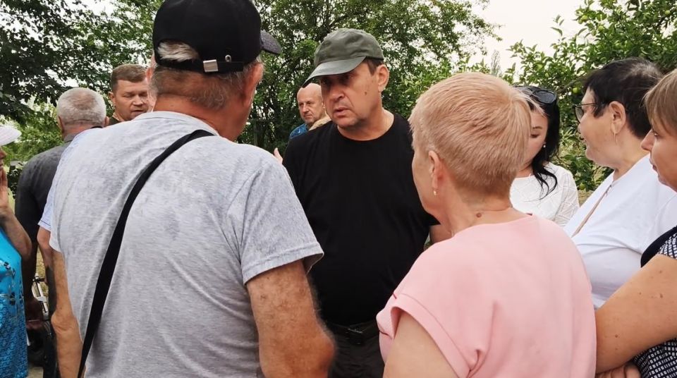 Константин Зинченко: С жителями Владимировки обсудил насущные вопросы Константин Зинченко: С жителями Владимировки обсудил насущные вопросы