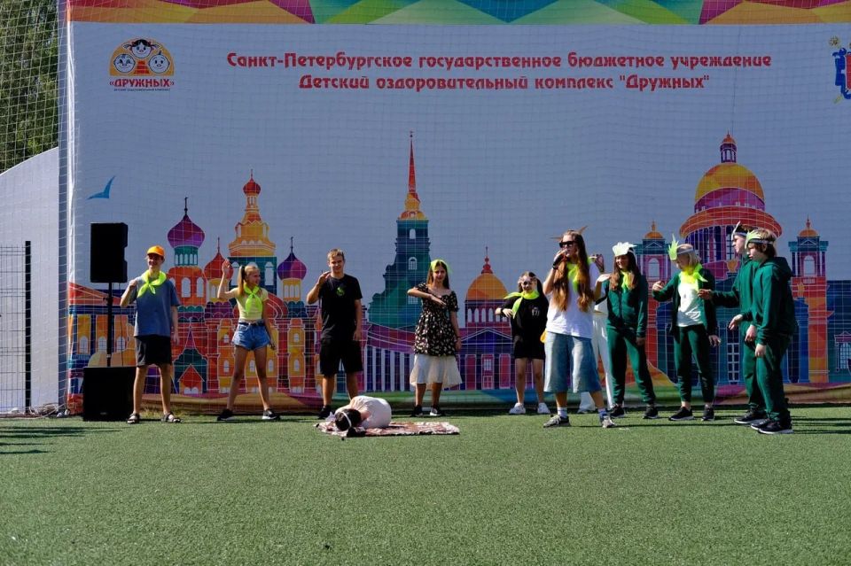 Отдых мариупольских школьников в Петербурге продолжается Отдых мариупольских школьников в Петербурге продолжается