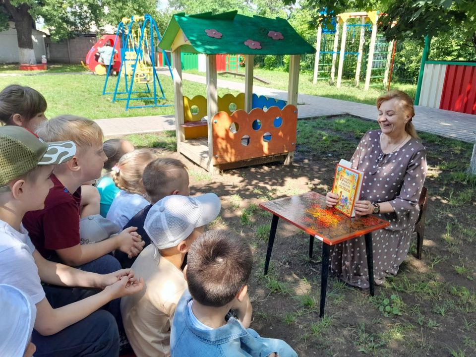 По книжным строчкам за волшебным клубочком По книжным строчкам за волшебным клубочком