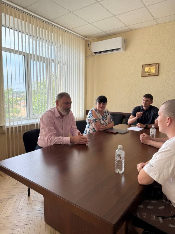 В центре внимания — молодёжь В центре внимания — молодёжь