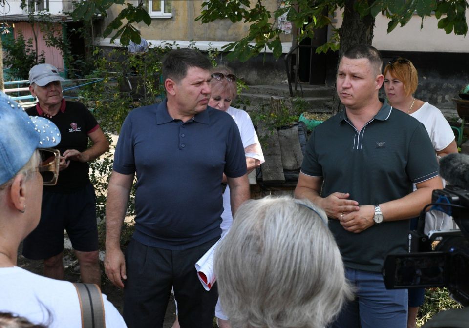 Владислав Ключаров: Новая дорога по ул. Давыденко в Червоногвардейском районе радует и местных жителей, и проезжающих по ней водителей Владислав Ключаров: Новая дорога по ул. Давыденко в Червоногвардейском районе радует и местных жителей, и проезжающих по ней водителей