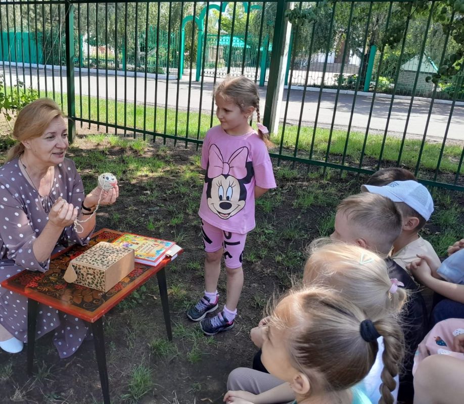 По книжным строчкам за волшебным клубочком По книжным строчкам за волшебным клубочком
