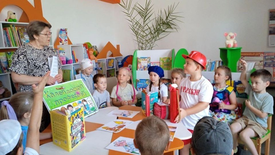 Юные снежнянцы узнали о разнообразии профессий Юные снежнянцы узнали о разнообразии профессий