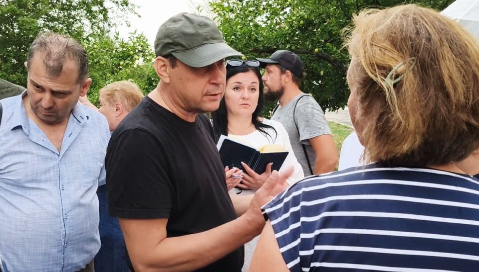 Константин Зинченко: С жителями Владимировки обсудил насущные вопросы Константин Зинченко: С жителями Владимировки обсудил насущные вопросы