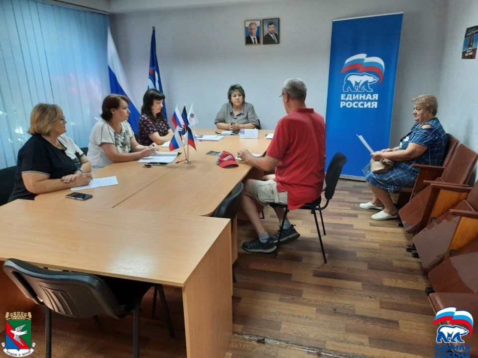 Заместитель руководителя Управы Калининского внутригородского района города Горловка Валентина Лукьянчук провела выездной прием граждан Заместитель руководителя Управы Калининского внутригородского района города Горловка Валентина Лукьянчук провела выездной прием граждан