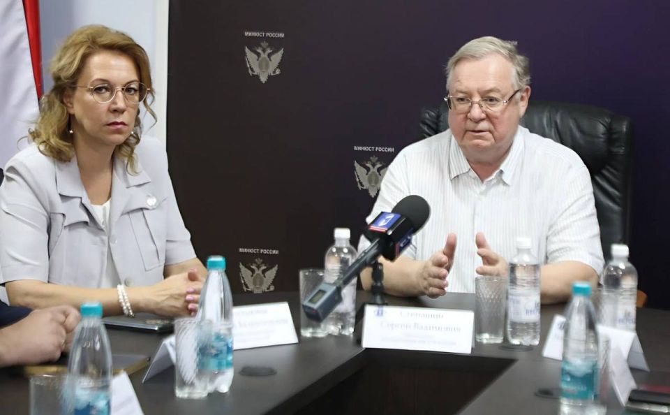 На площадке Донбасского государственного университета юстиции обсудили вопросы правового развития ДНР На площадке Донбасского государственного университета юстиции обсудили вопросы правового развития ДНР