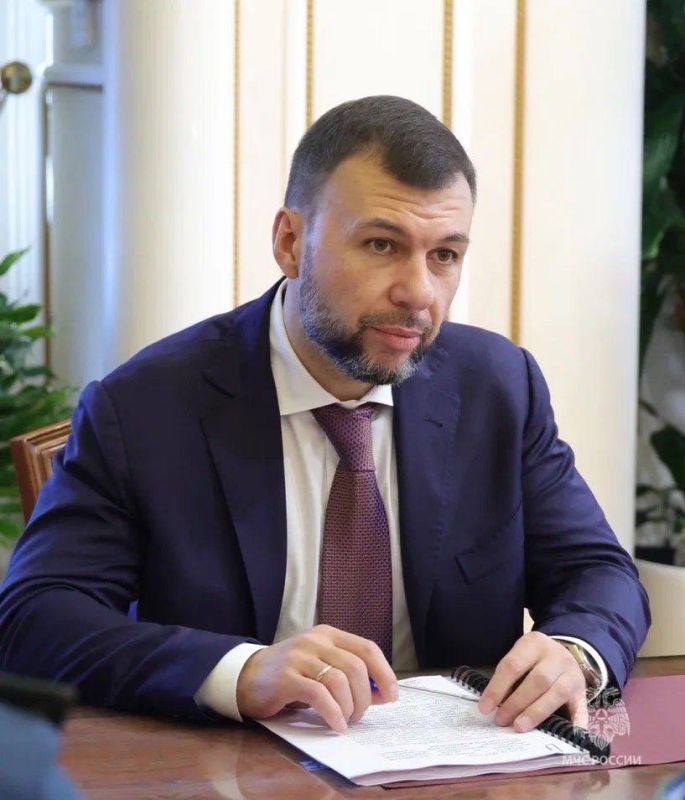 Главы МЧС России и Донецкой Народной Республики обсудили вопросы восстановления мирной жизни Главы МЧС России и Донецкой Народной Республики обсудили вопросы восстановления мирной жизни