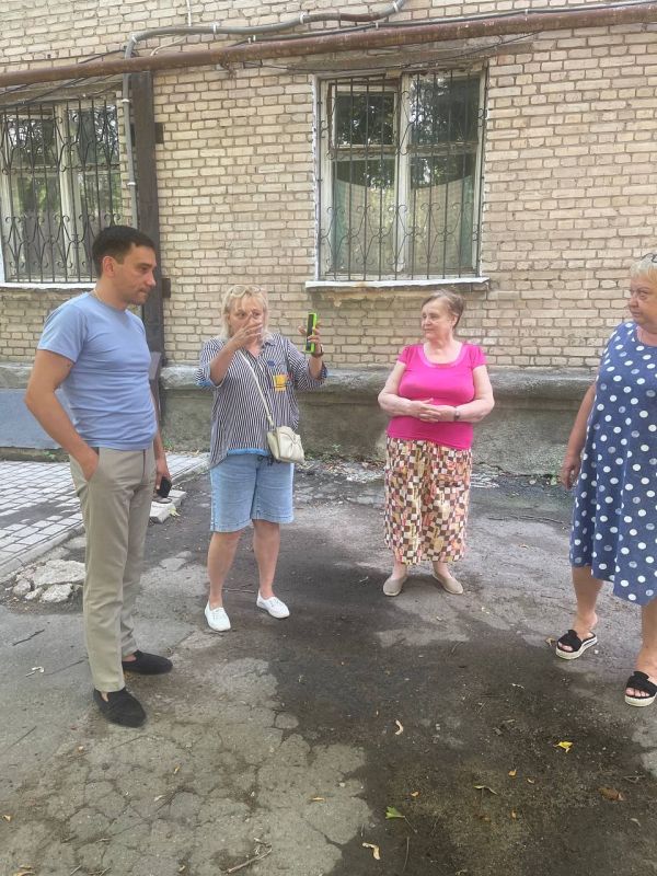 Денис Машков: Во исполнение поручения Главы ДНР Дениса Владимировича Пушилина депутатский корпус продолжает следить за ситуацией по устранению порывов сетей водоснабжения и водоотведения на которые указывают жители в чат-бот... Денис Машков: Во исполнение поручения Главы ДНР Дениса Владимировича Пушилина депутатский корпус продолжает следить за ситуацией по устранению порывов сетей водоснабжения и водоотведения на которые указывают жители в чат-бот...