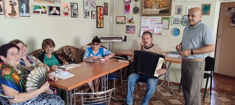 Николай Михайлов: В Комсомольское прошла музыкальная гостиная «Народные напевы» Николай Михайлов: В Комсомольское прошла музыкальная гостиная «Народные напевы»