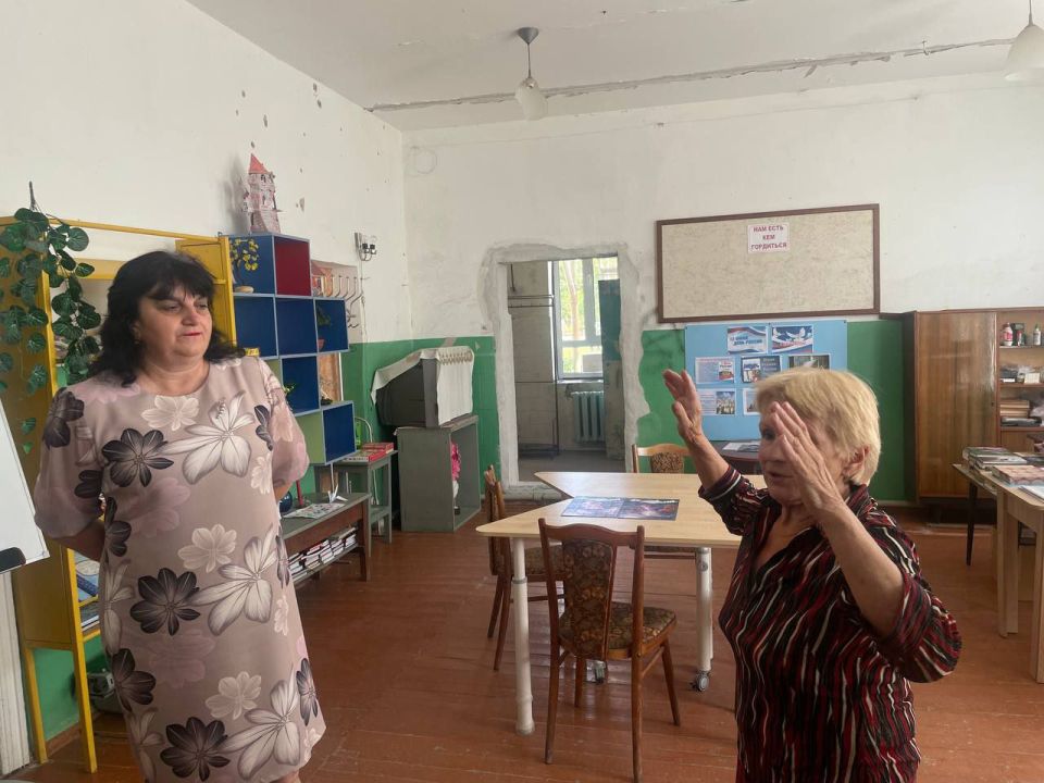 В рамках партийного проекта «Культура малой Родины», по поручению главы администрации округа Бориса Владимировича Тримы, исполнительный секретарь местного отделения партии Наталья Михайловна Тосхопаран посетила Ильичевскую... В рамках партийного проекта «Культура малой Родины», по поручению главы администрации округа Бориса Владимировича Тримы, исполнительный секретарь местного отделения партии Наталья Михайловна Тосхопаран посетила Ильичевскую...