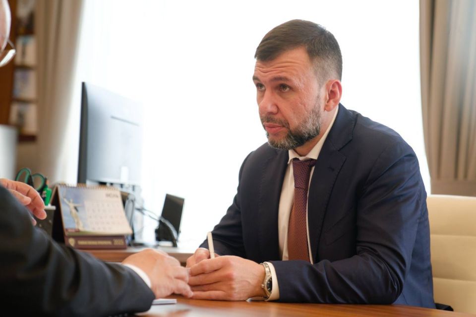 Глава Минстроя России Ирек Файзуллин c Главой Донецкой Народной Республики Денисом Пушилиным обсудил актуальные вопросы и ключевые проекты, в том числе направленные на улучшение водоснабжения и восстановления региона Глава Минстроя России Ирек Файзуллин c Главой Донецкой Народной Республики Денисом Пушилиным обсудил актуальные вопросы и ключевые проекты, в том числе направленные на улучшение водоснабжения и восстановления региона