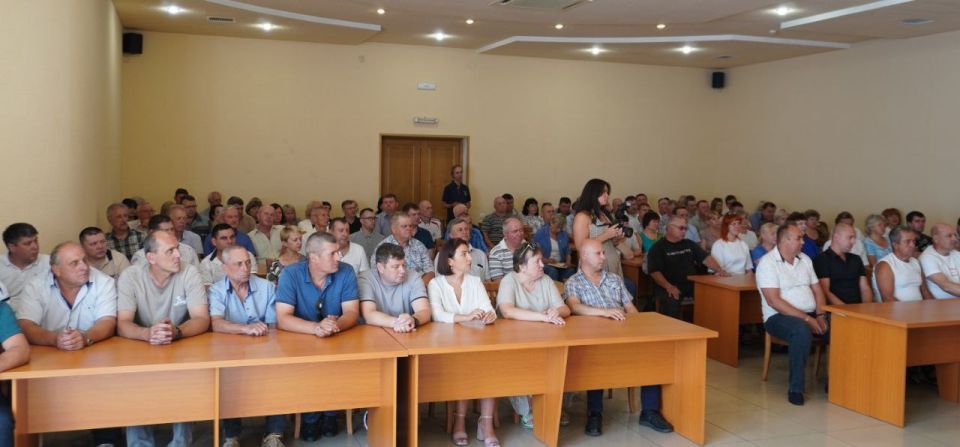 Валентина Харлашка: Накануне Дня металлурга посетила промышленные предприятия города группы ООО «ЮГМК ДОНЕЦК» и поздравила работников с профессиональным праздником Валентина Харлашка: Накануне Дня металлурга посетила промышленные предприятия города группы ООО «ЮГМК ДОНЕЦК» и поздравила работников с профессиональным праздником